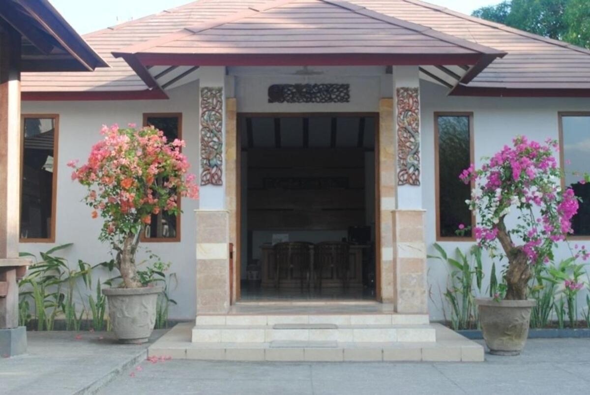 Lombok Beach Hotel Montongbuwoh Exterior foto