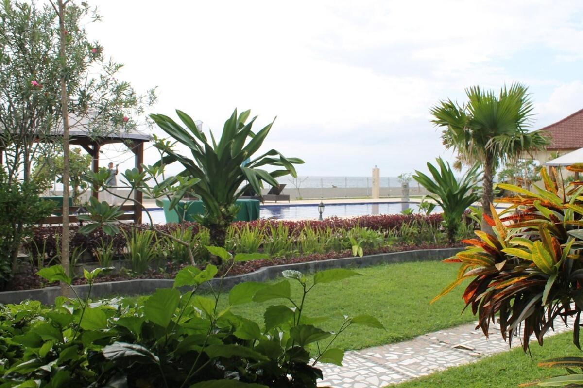 Lombok Beach Hotel Montongbuwoh Exterior foto