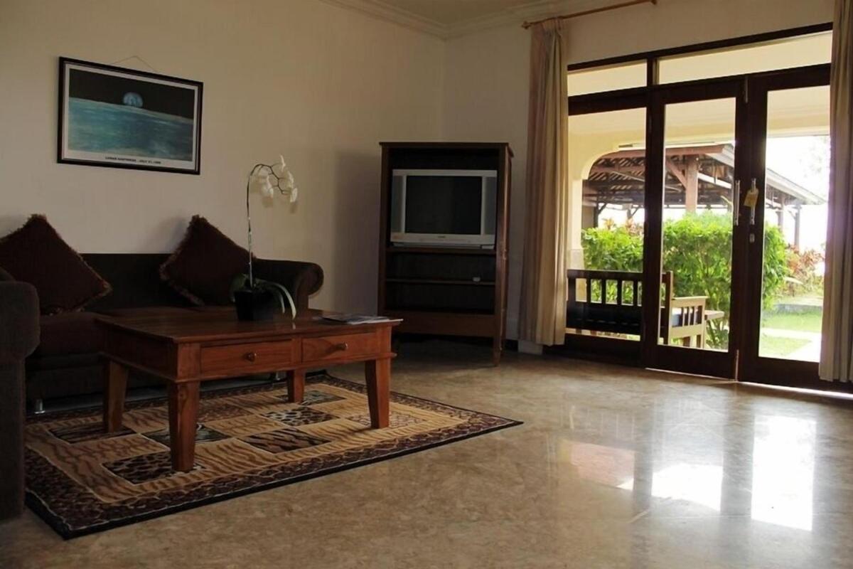 Lombok Beach Hotel Montongbuwoh Exterior foto