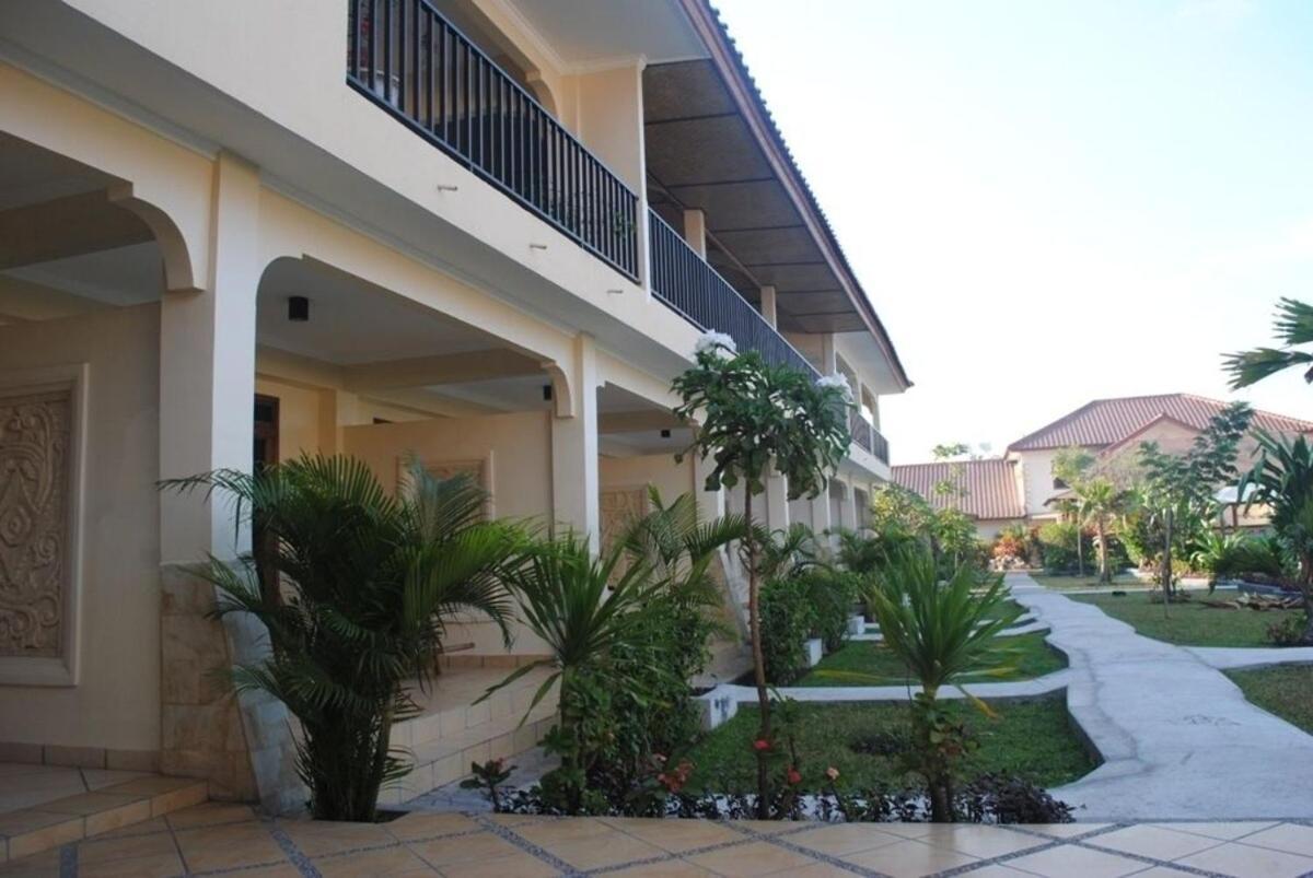 Lombok Beach Hotel Montongbuwoh Exterior foto