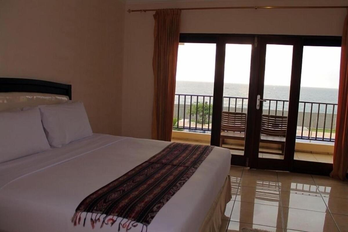 Lombok Beach Hotel Montongbuwoh Exterior foto